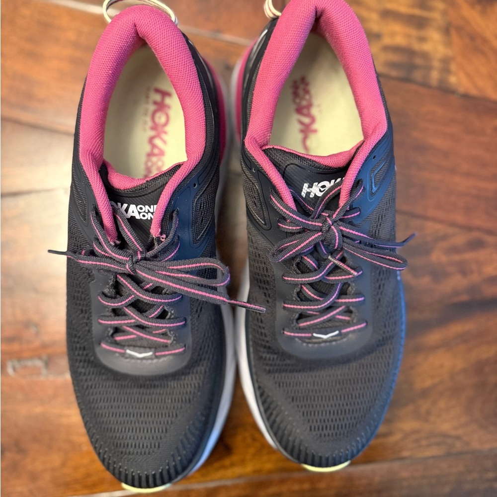 Hoka One One Bondi 7 Size 11 Women's Black and Pink Athletic Shoes MSRP $175 - Picture 5 of 7